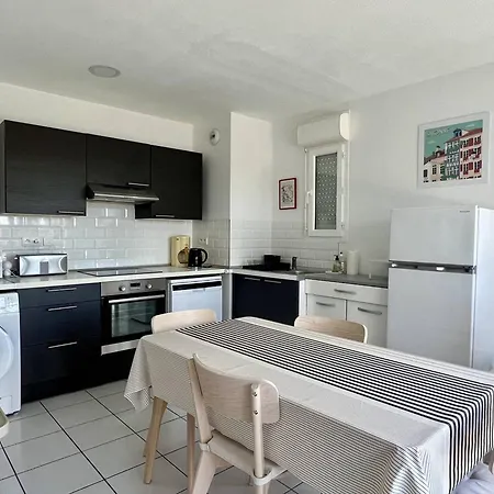 Confort A : T2 Pour 2 Pers., Balcon-terrasse, Cuisine Equipee, Parking, Acces Internet - Fr-1-495-133